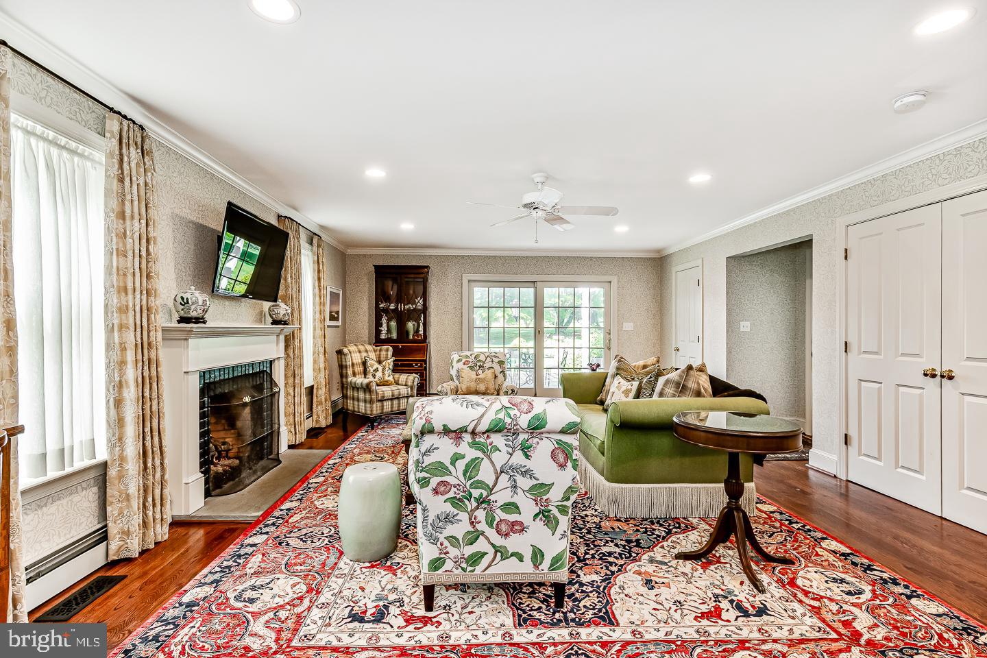 213 Pine Tree Rd