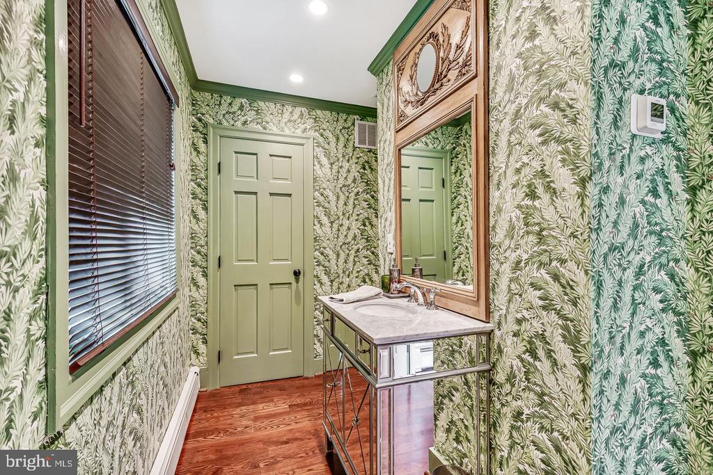 213 Pine Tree Rd