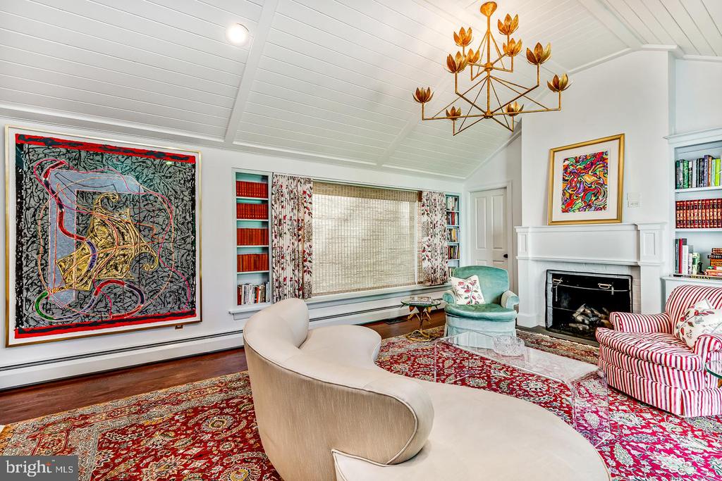213 Pine Tree Rd