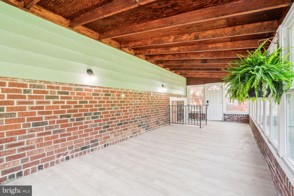 118 Greenbriar Ln