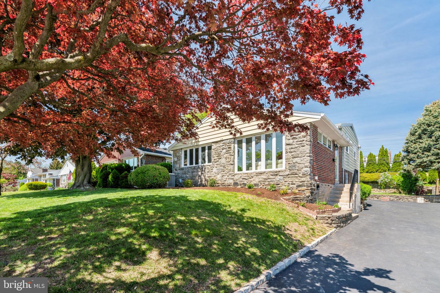 118 Greenbriar Ln