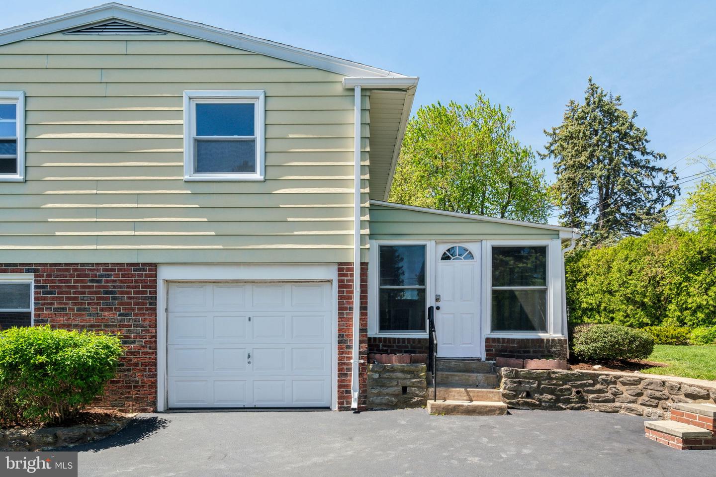 118 Greenbriar Ln