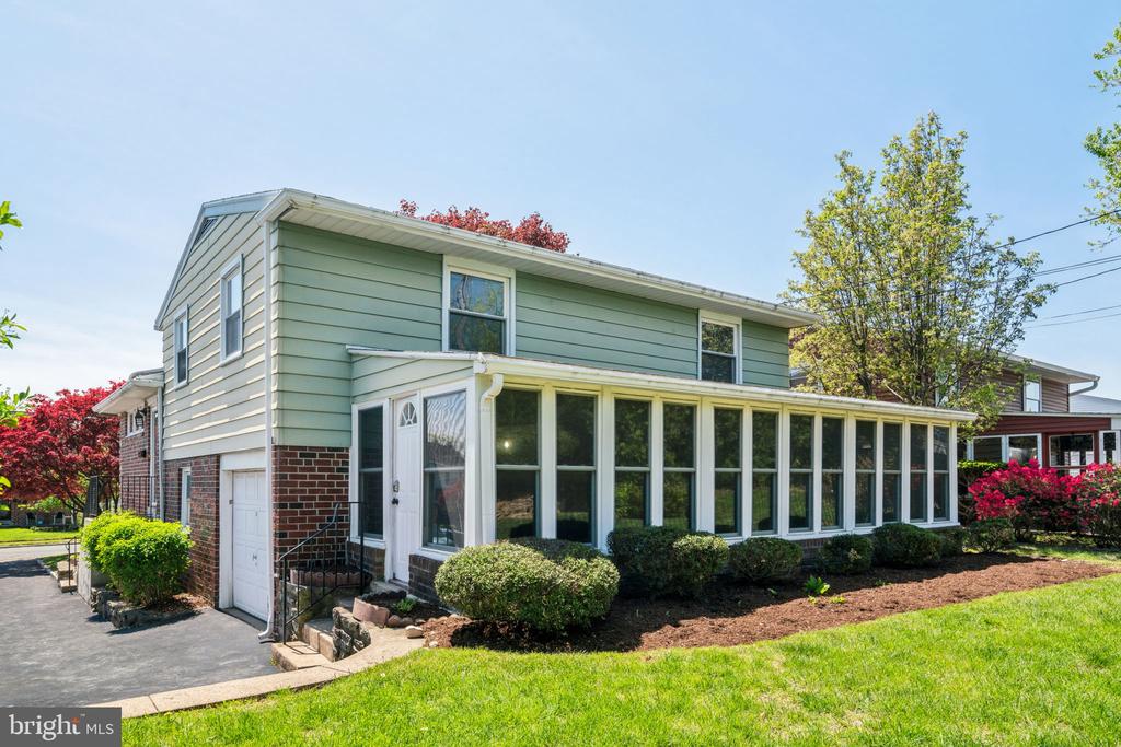 118 Greenbriar Ln