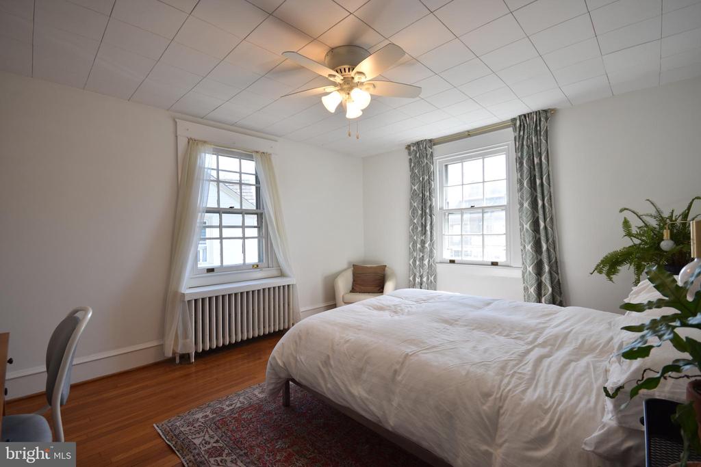 125 Walsh Rd