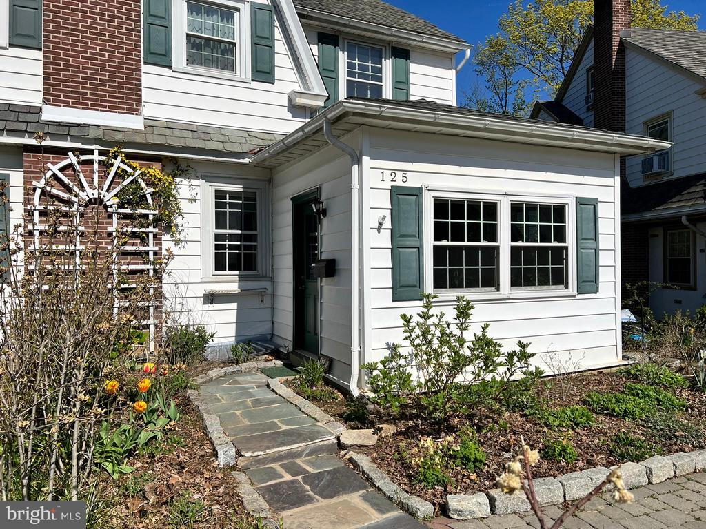 125 Walsh Rd