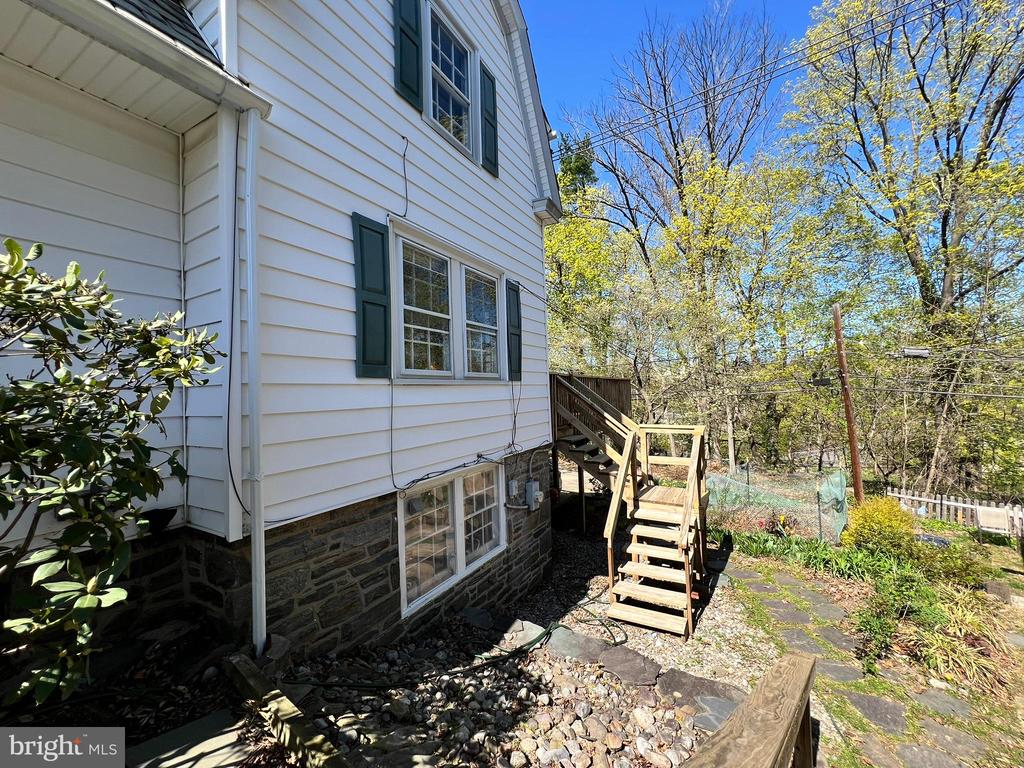 125 Walsh Rd