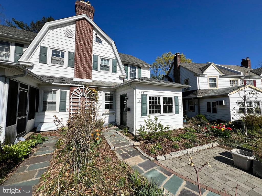 125 Walsh Rd