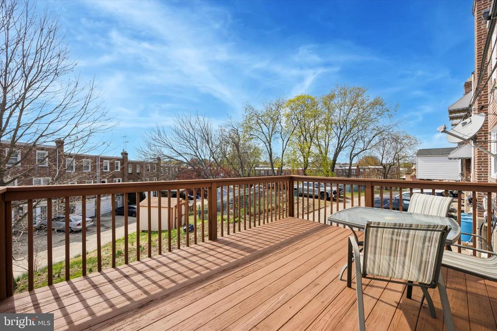 818 GAINSBORO ROAD