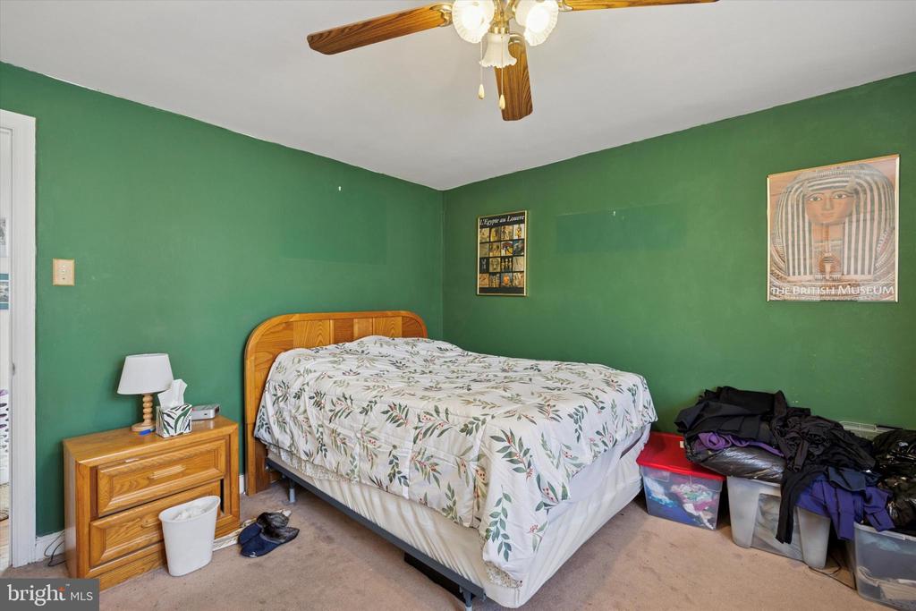 818 GAINSBORO ROAD