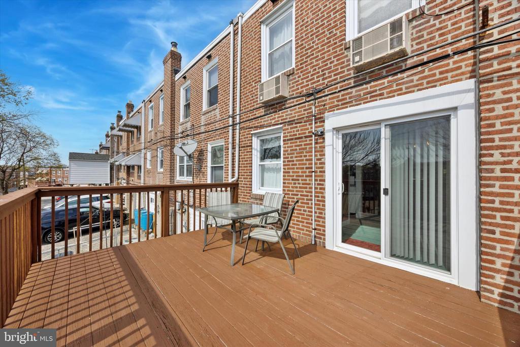 818 GAINSBORO ROAD