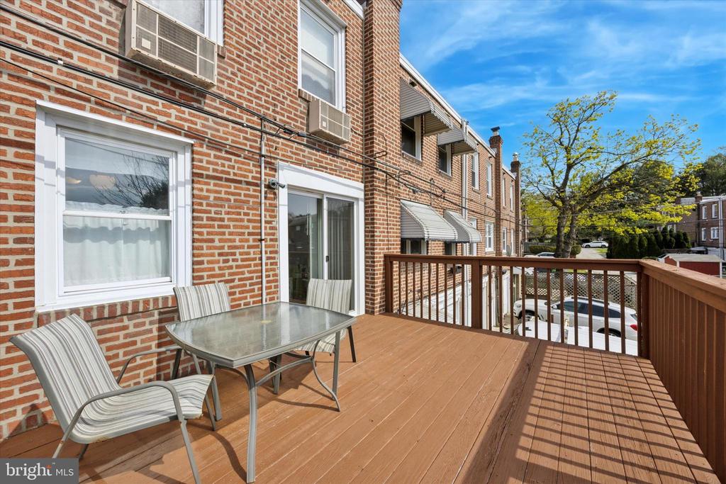 818 GAINSBORO ROAD