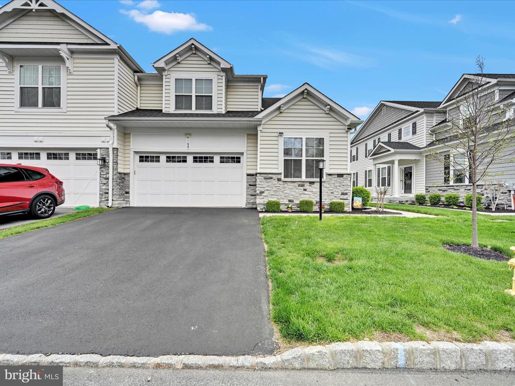 54 Hunters Ln