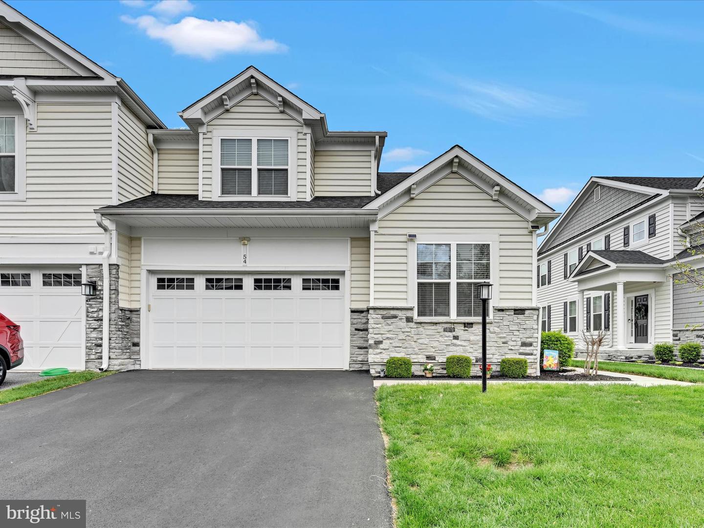 54 Hunters Ln