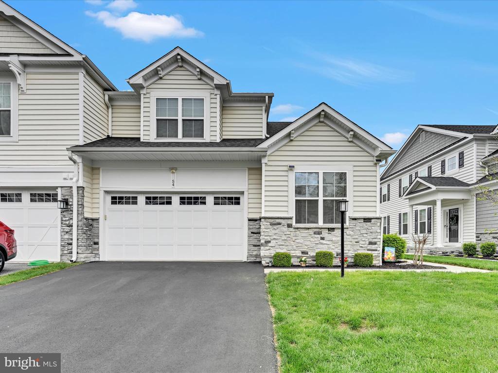 54 Hunters Ln