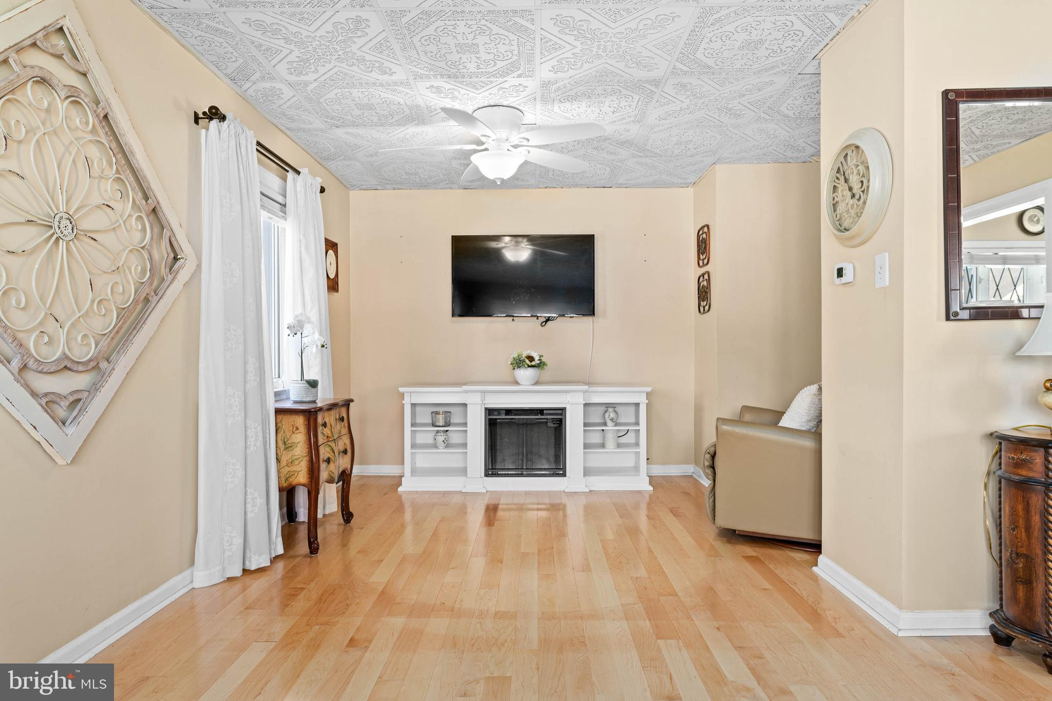127 2nd Ave