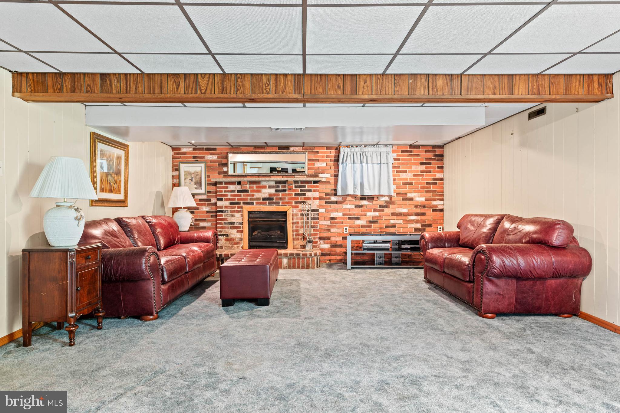 127 2nd Ave