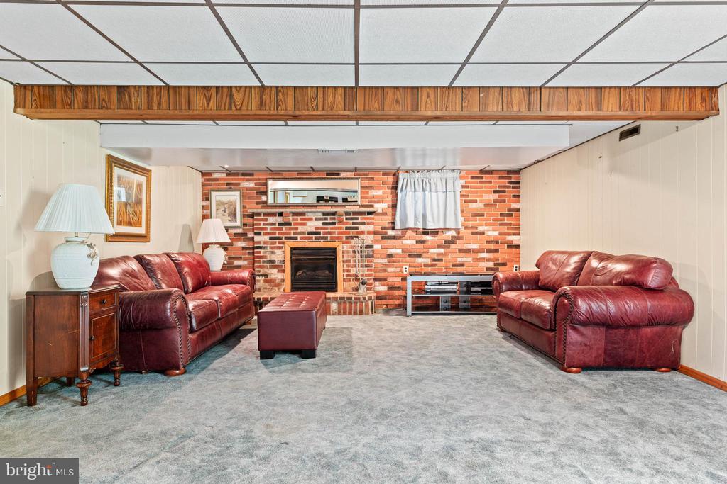 127 2nd Ave