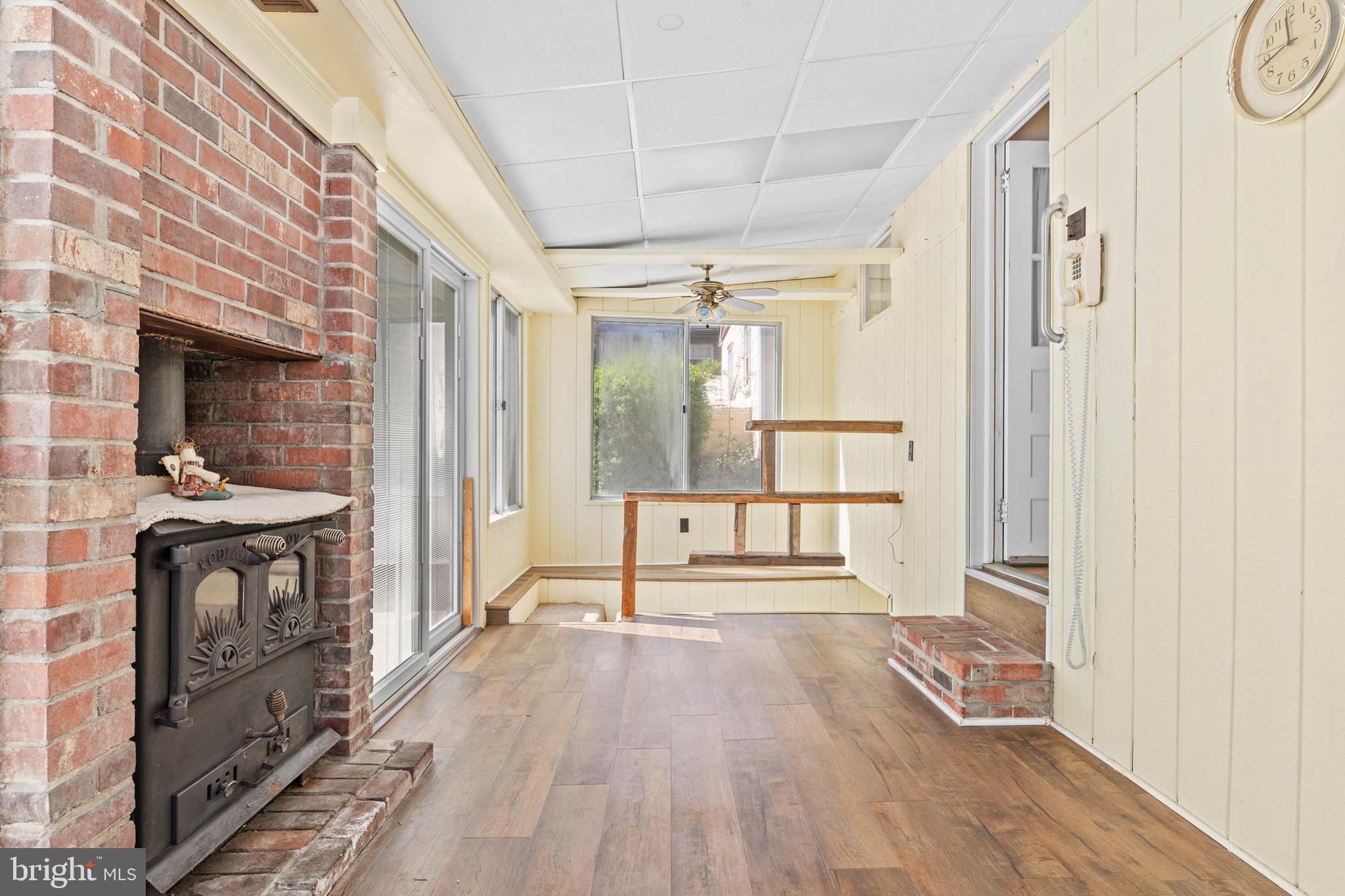 127 2nd Ave