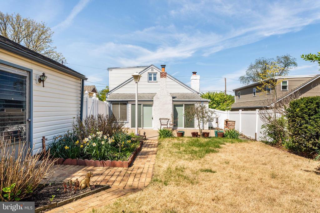 127 2nd Ave