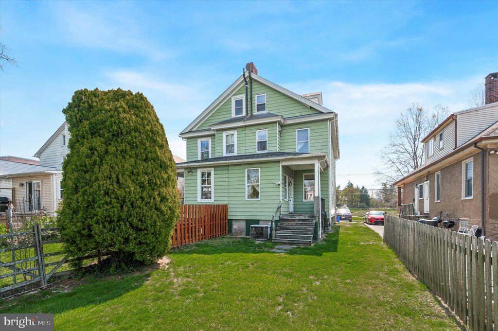 824 Martin Ave