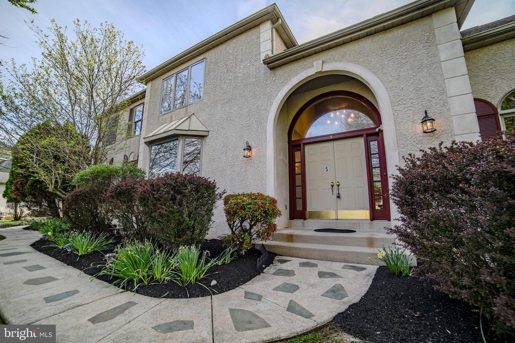 5 Barleycorn Dr