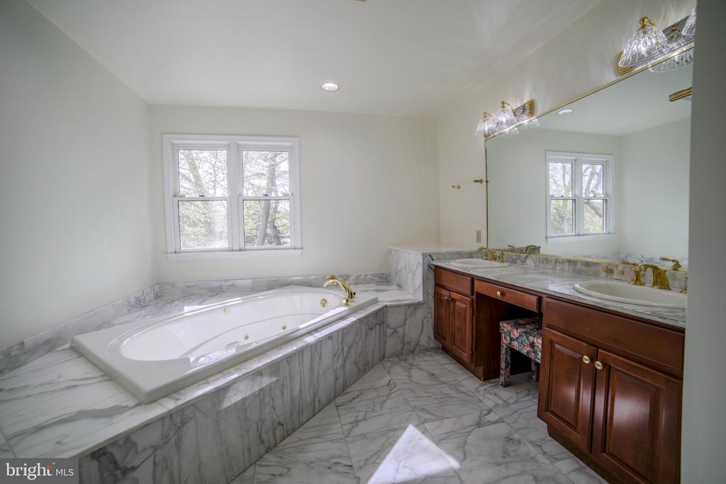 5 Barleycorn Dr