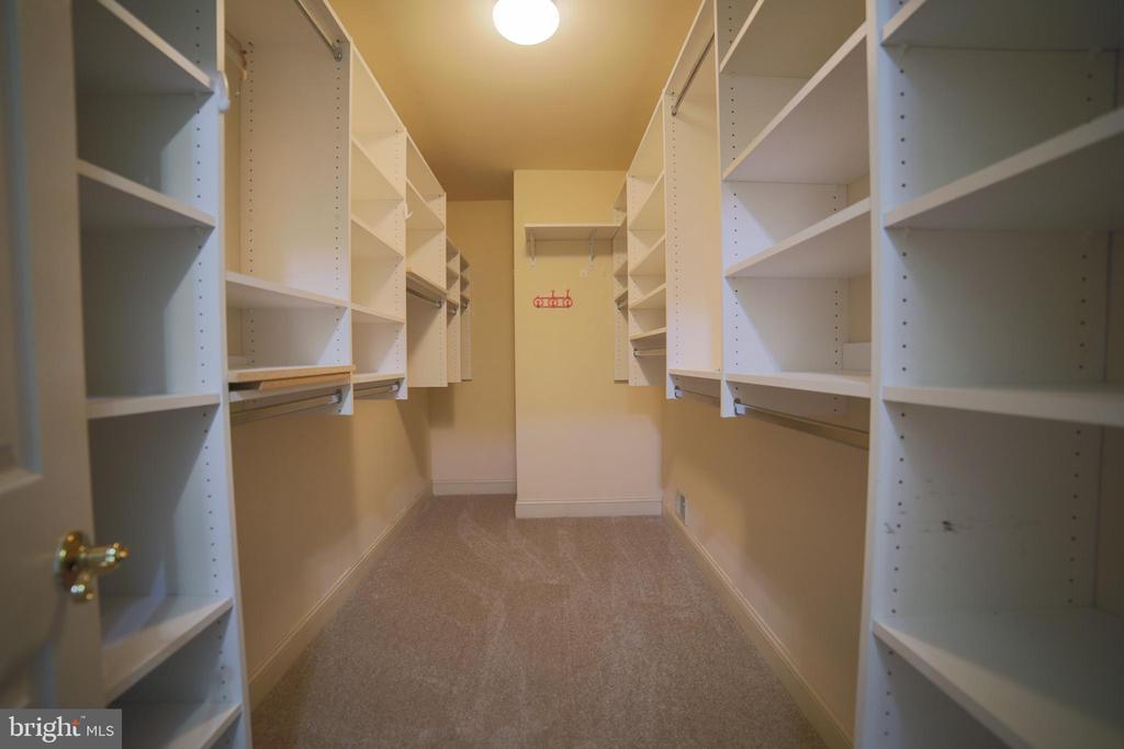 5 Barleycorn Dr