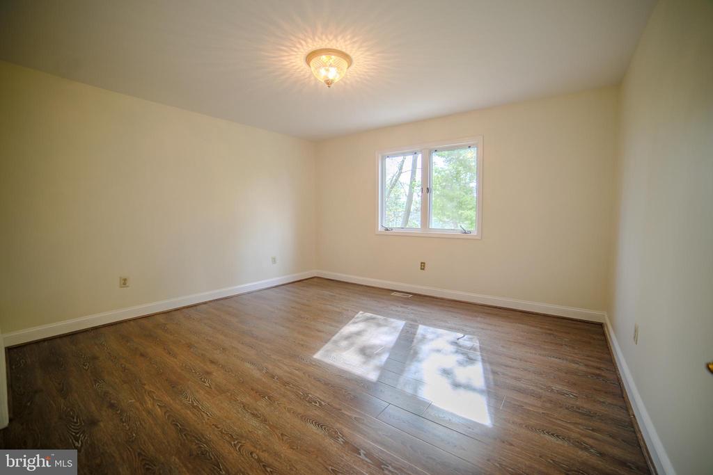 5 Barleycorn Dr