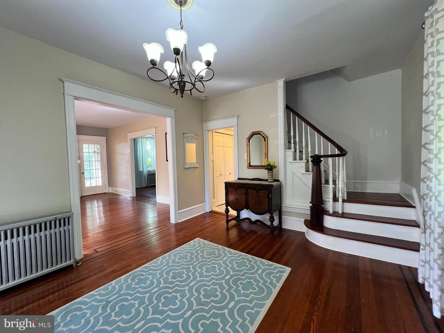 300 N Maple Ave