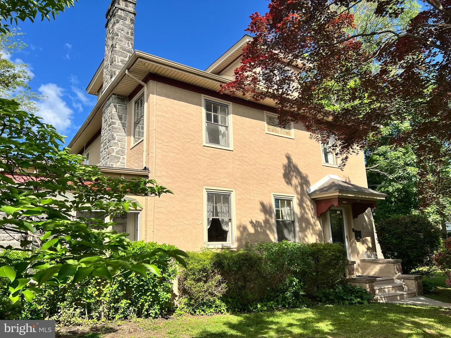 300 N Maple Ave