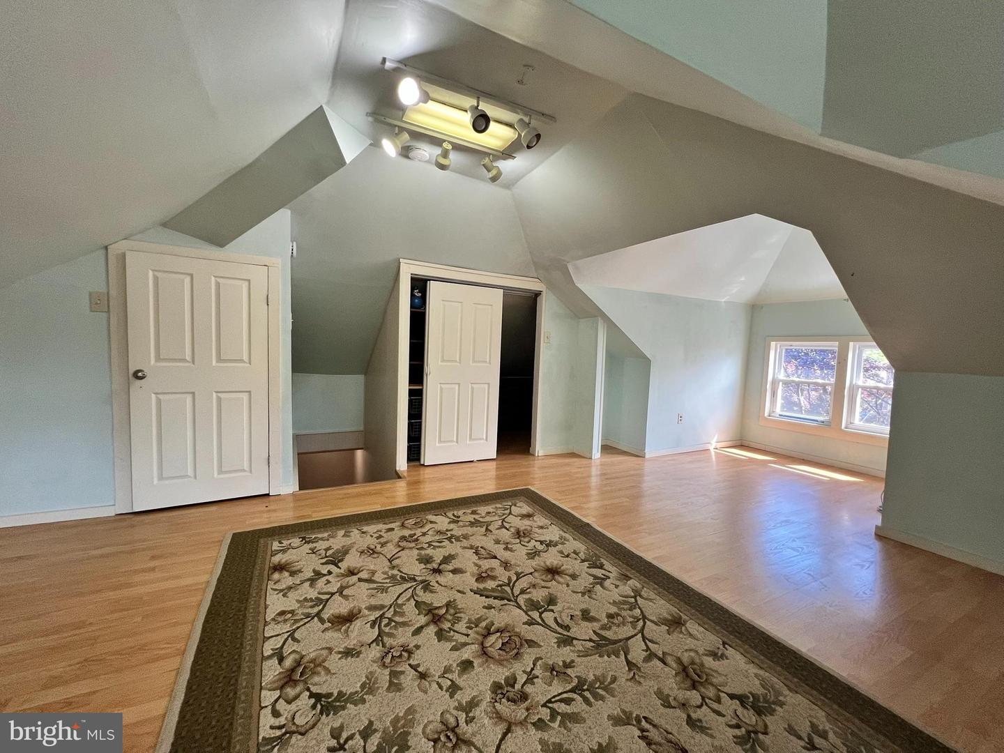 300 N Maple Ave