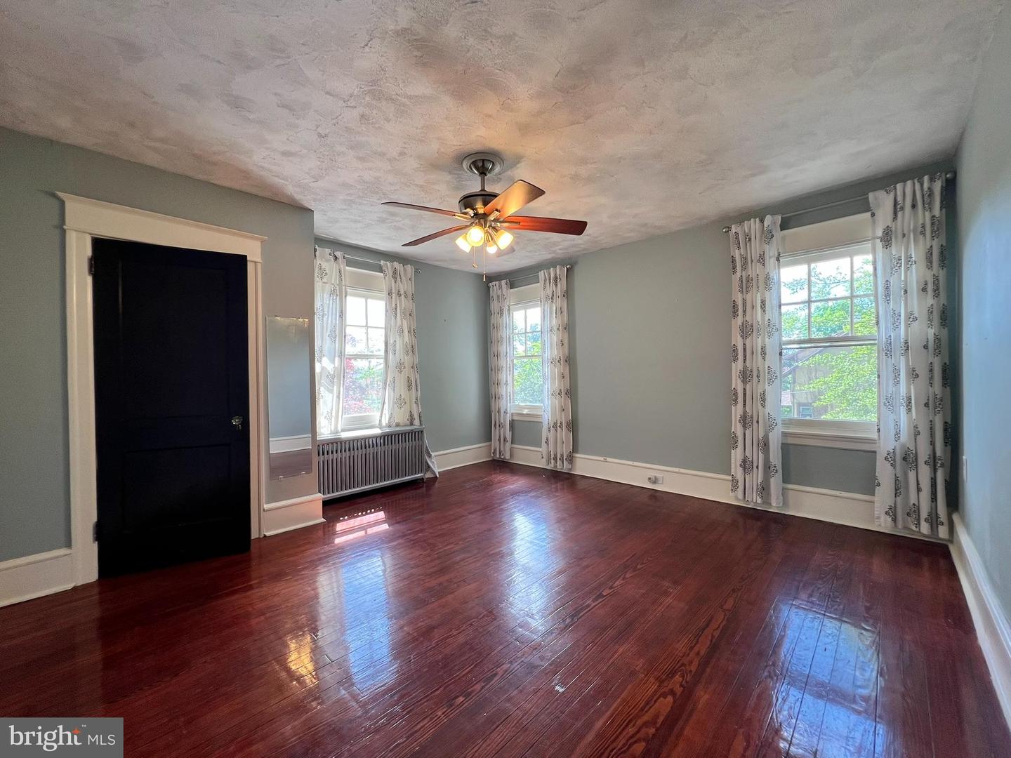 300 N Maple Ave
