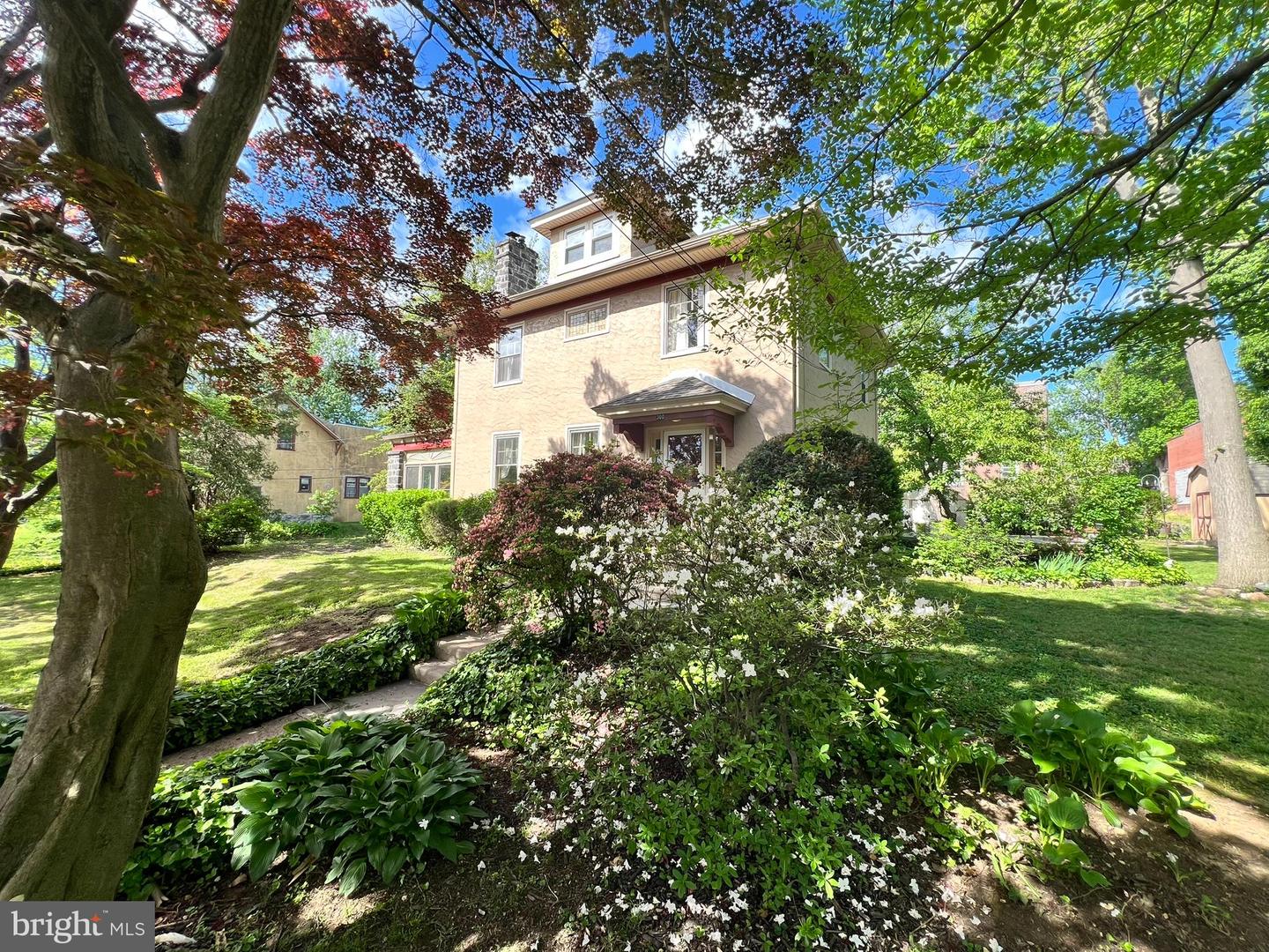 300 N Maple Ave