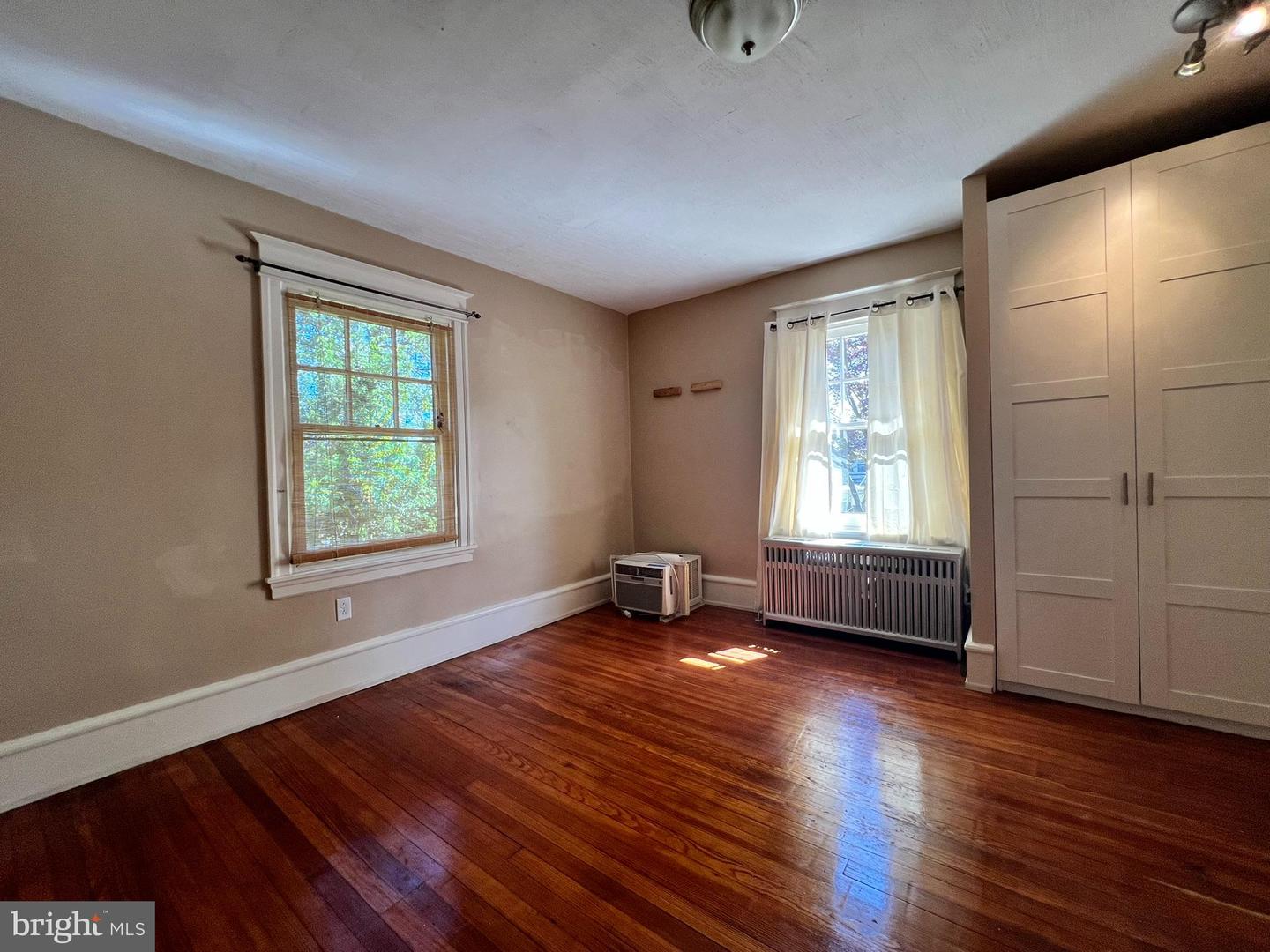 300 N Maple Ave