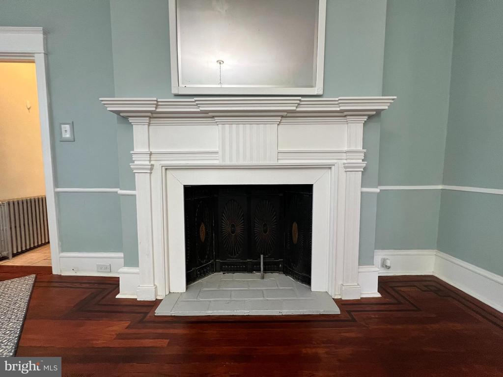 300 N Maple Ave