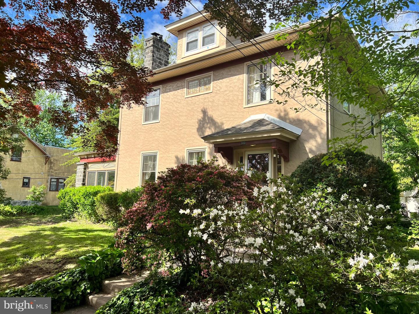 300 N Maple Ave