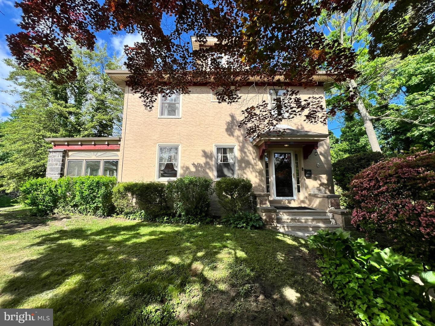 300 N Maple Ave