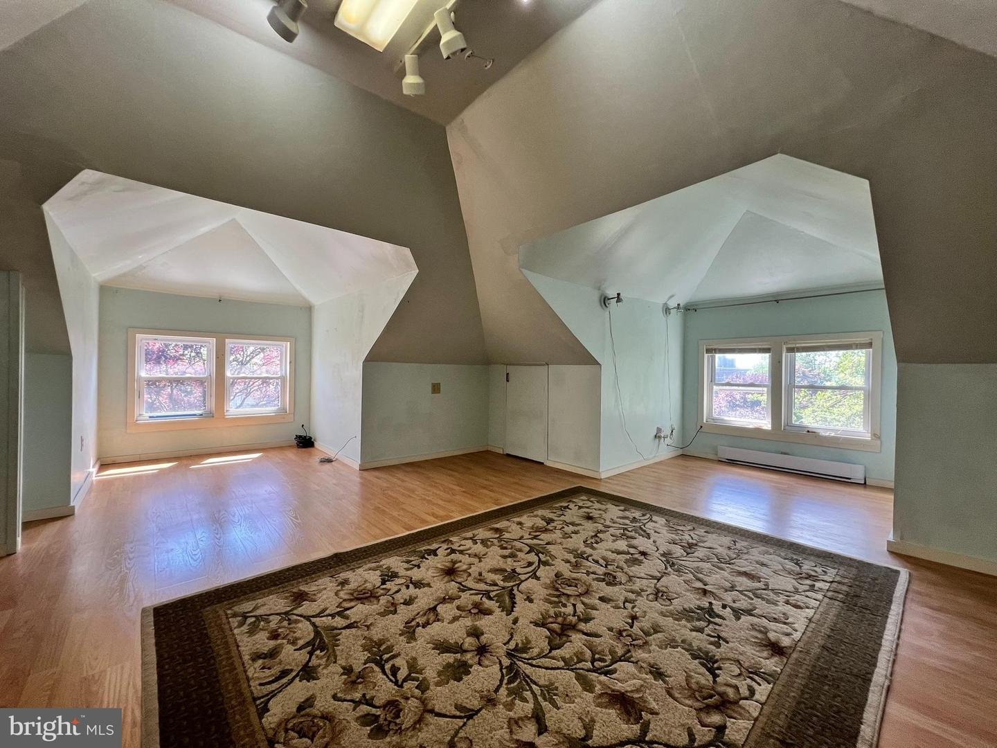 300 N Maple Ave