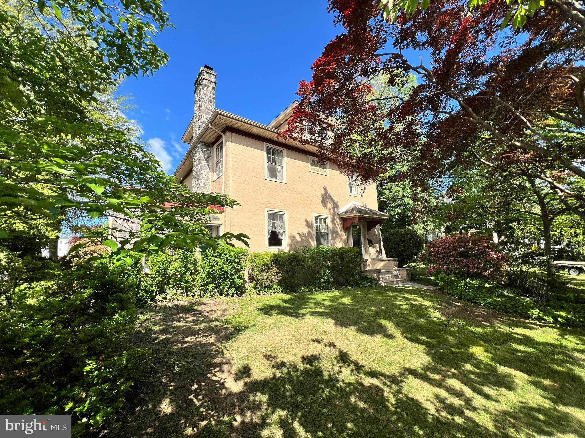 300 N Maple Ave