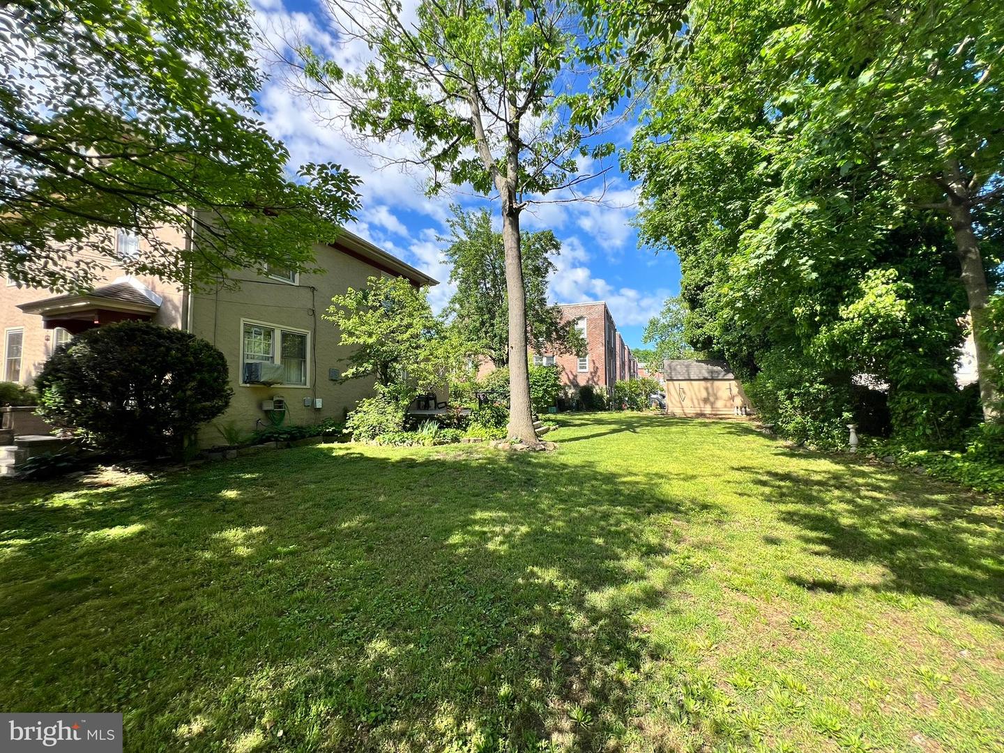 300 N Maple Ave