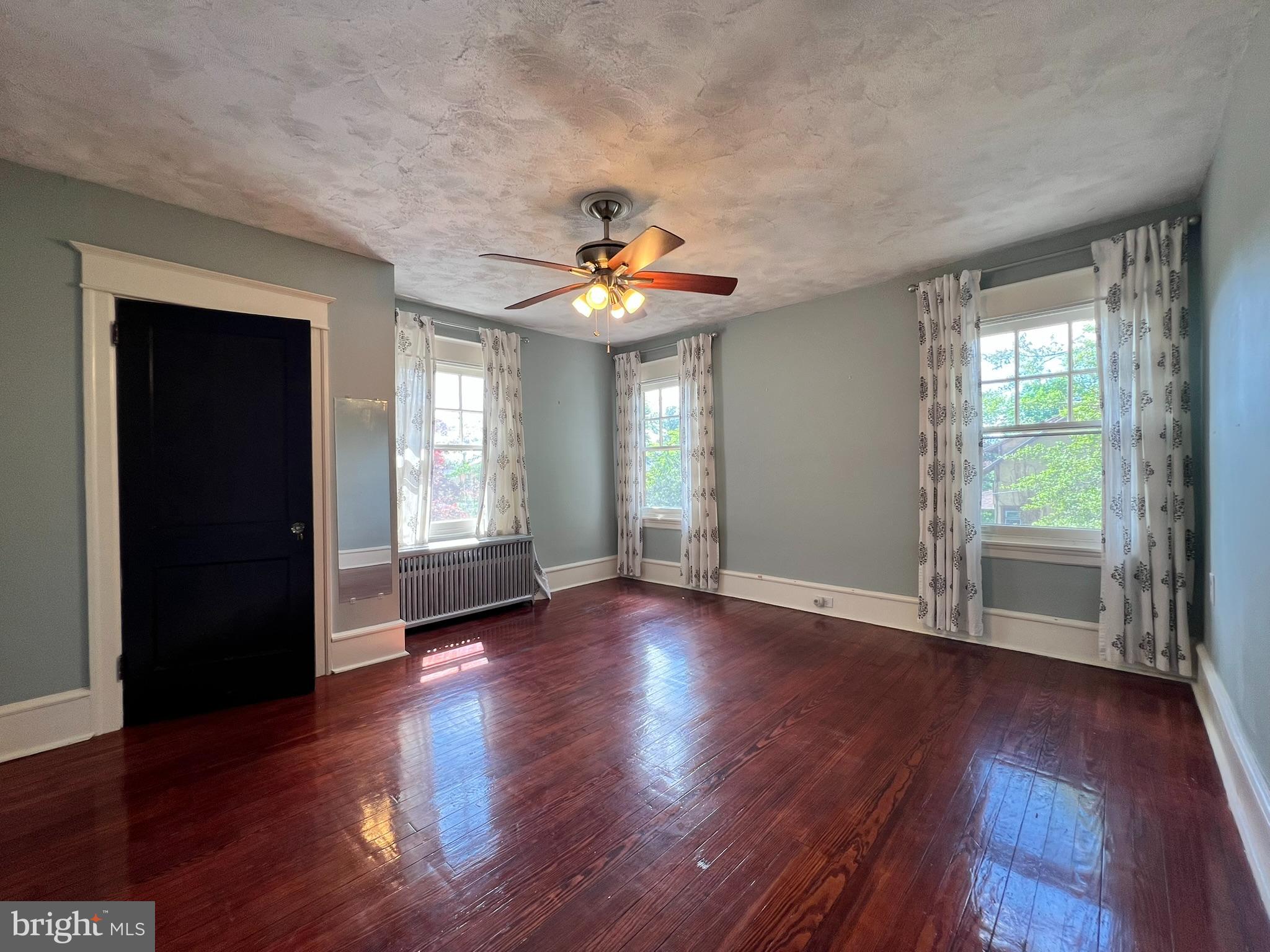 300 N Maple Ave