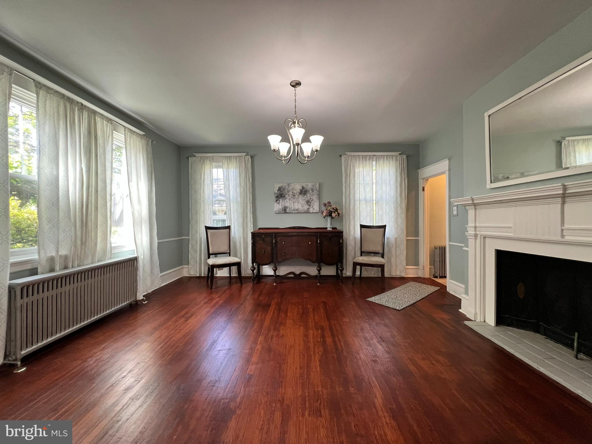 300 N Maple Ave