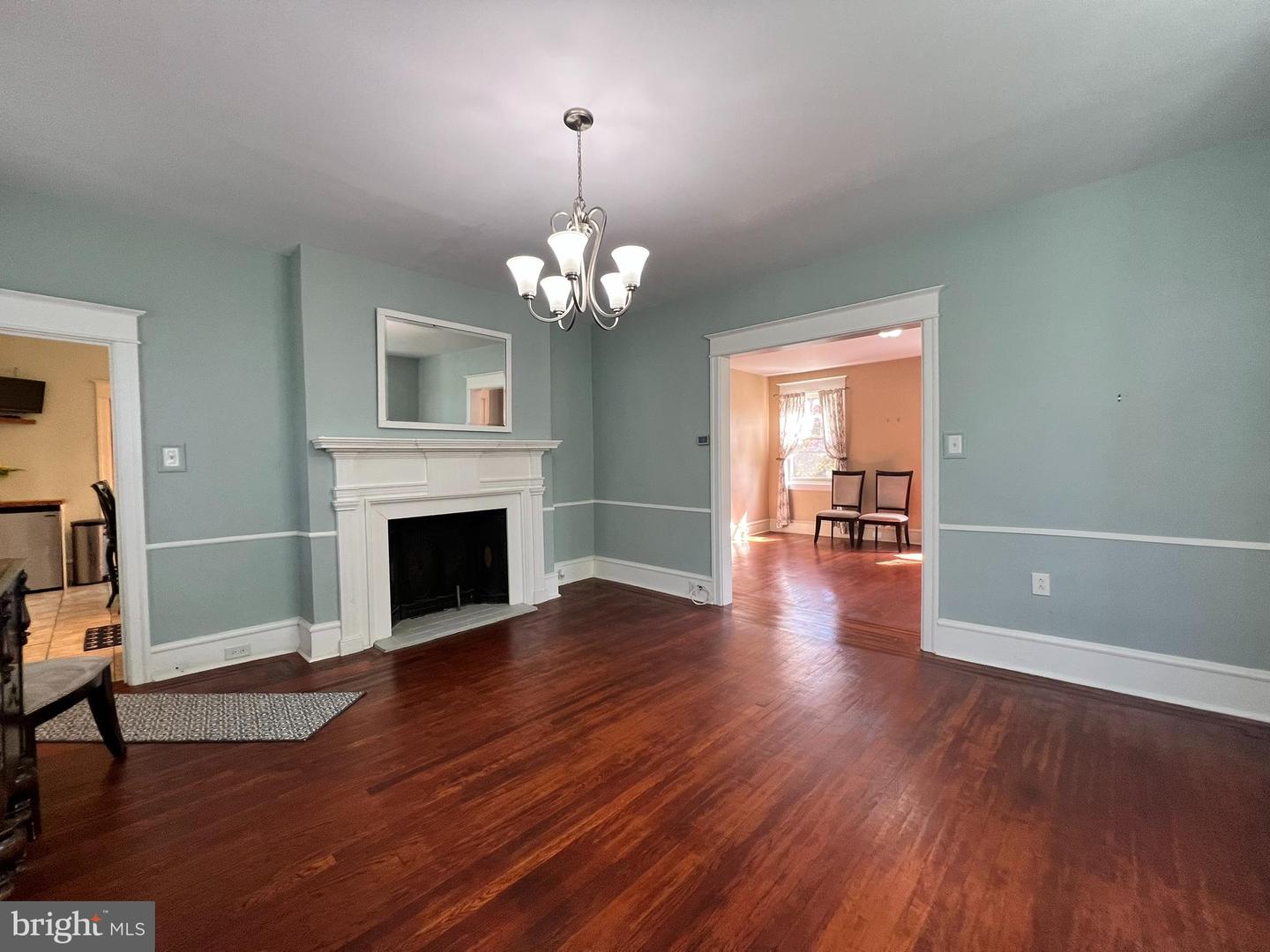 300 N Maple Ave