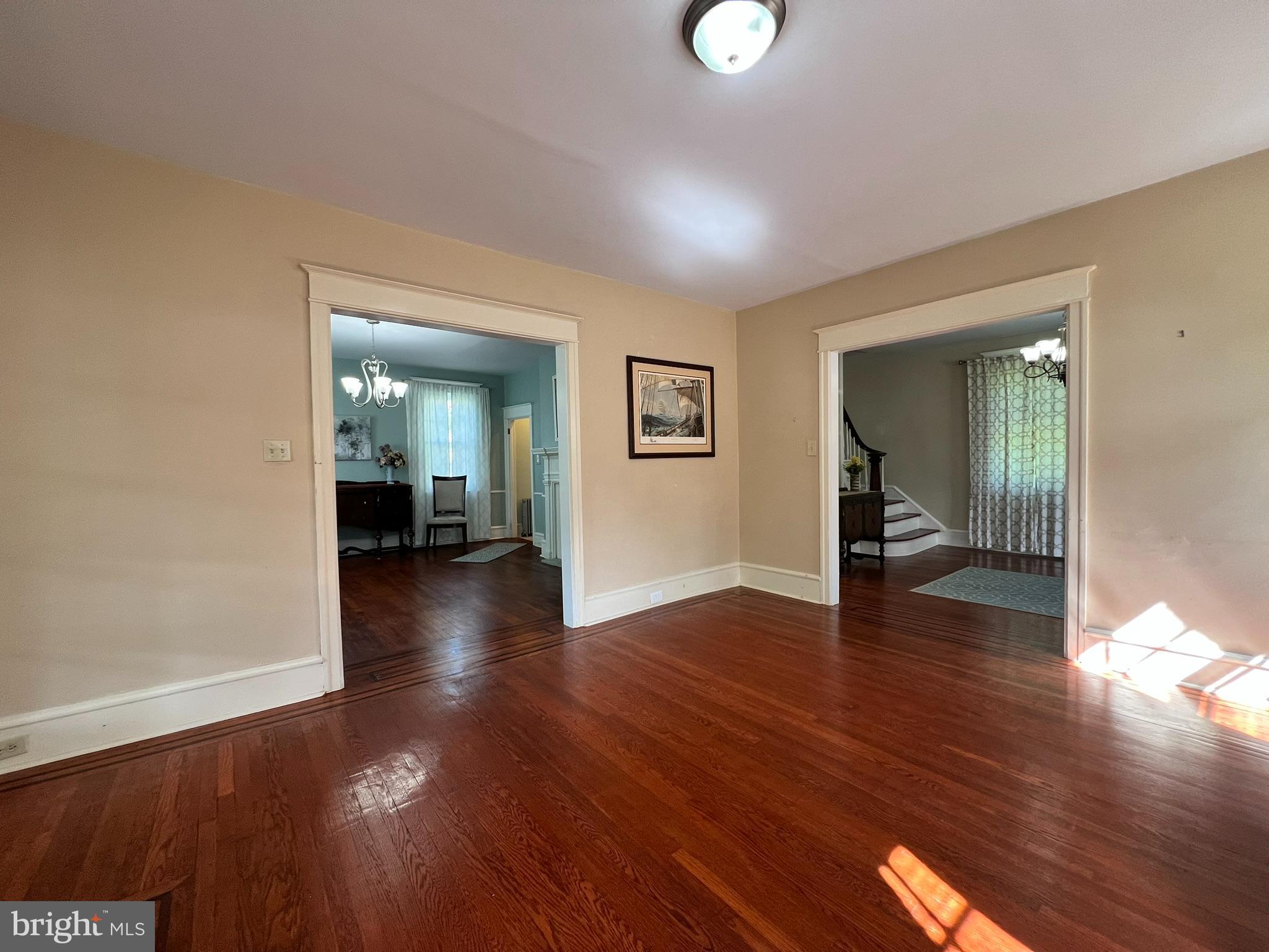 300 N Maple Ave