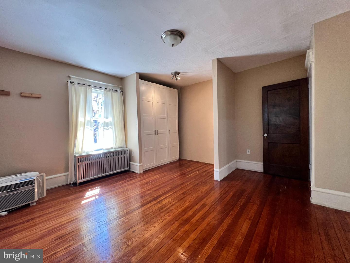 300 N Maple Ave