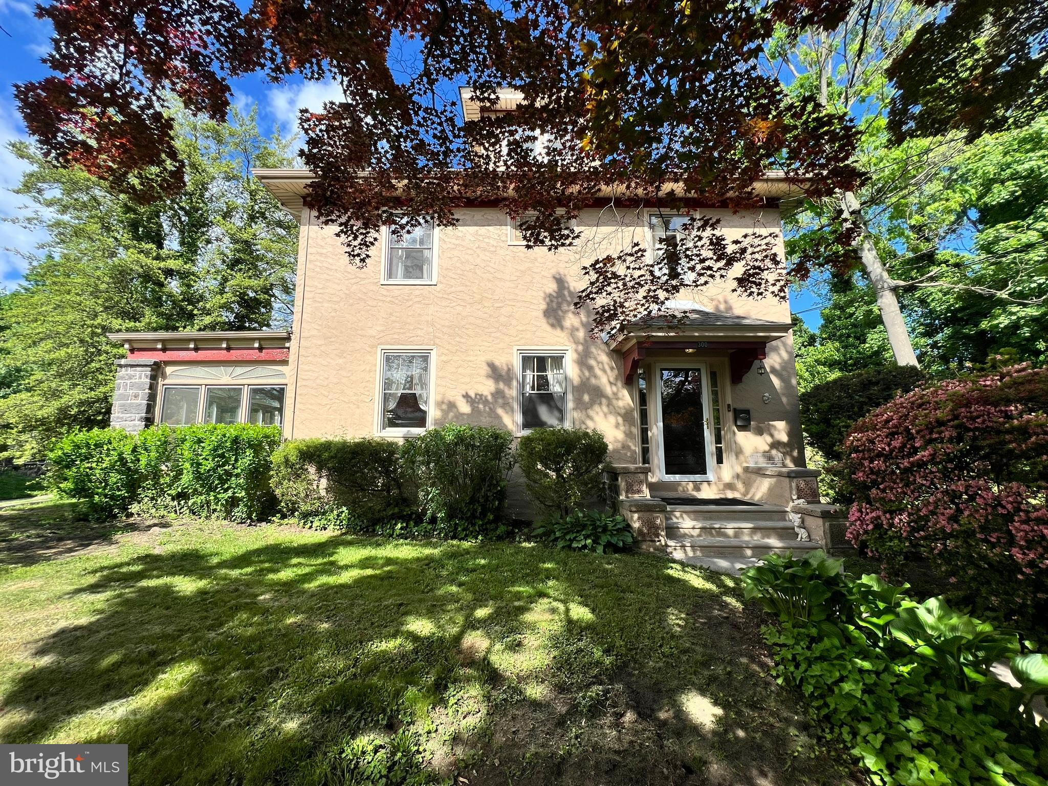 300 N Maple Ave