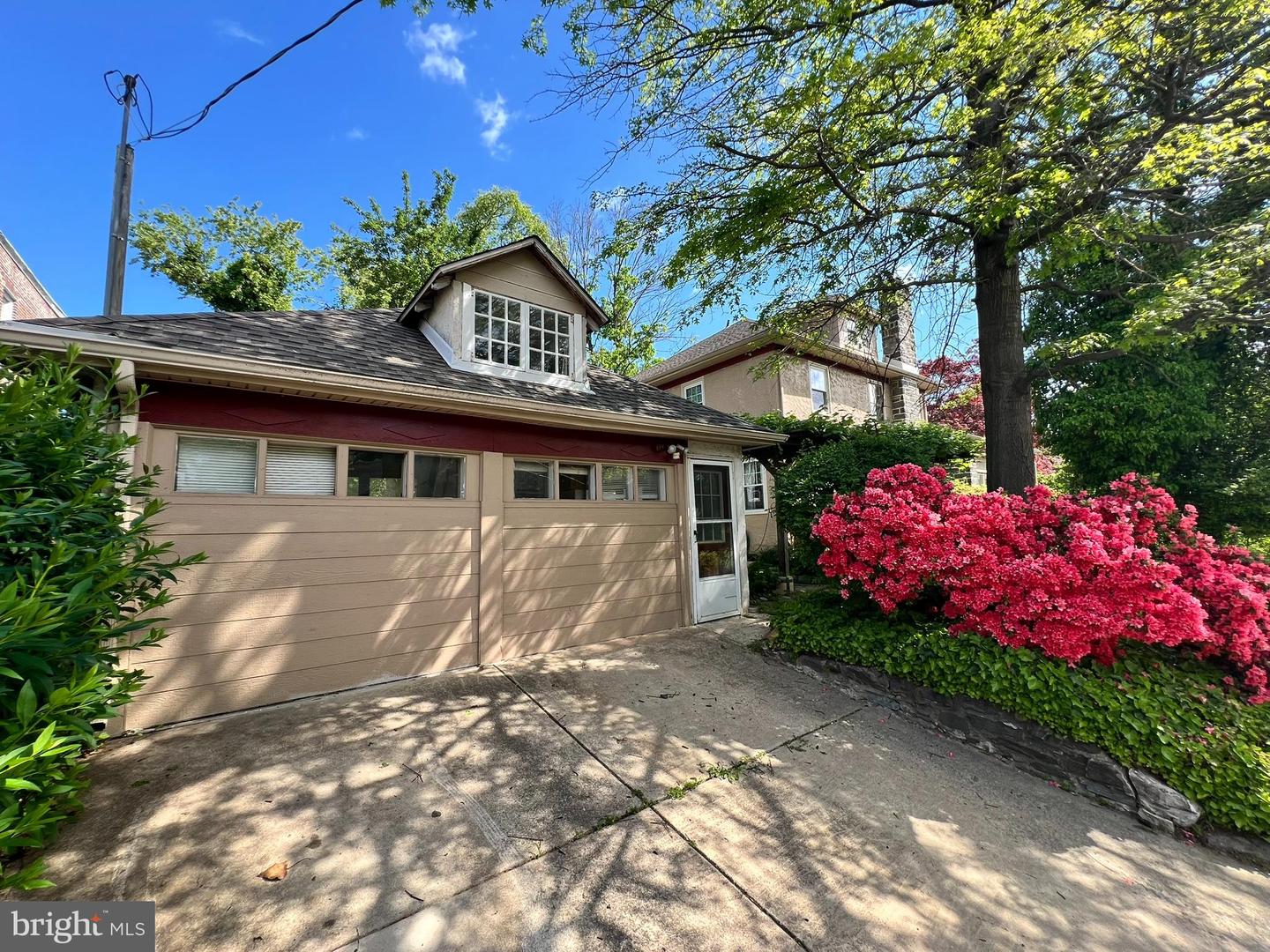 300 N Maple Ave