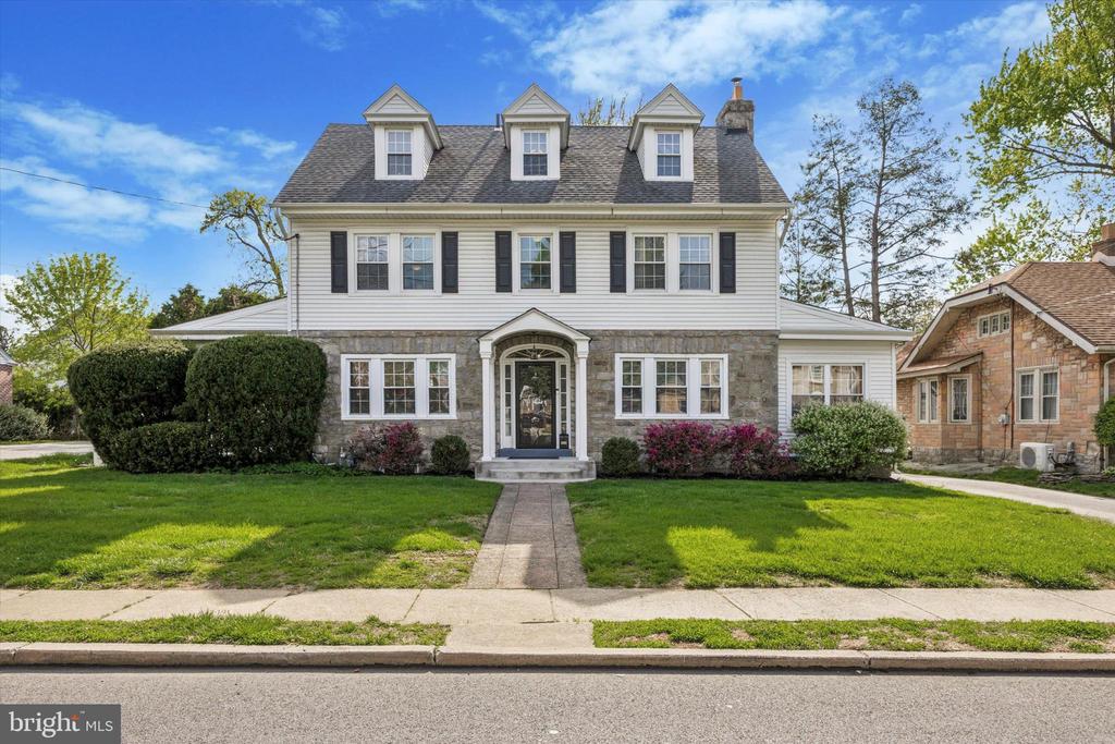 606 SHADELAND AVENUE