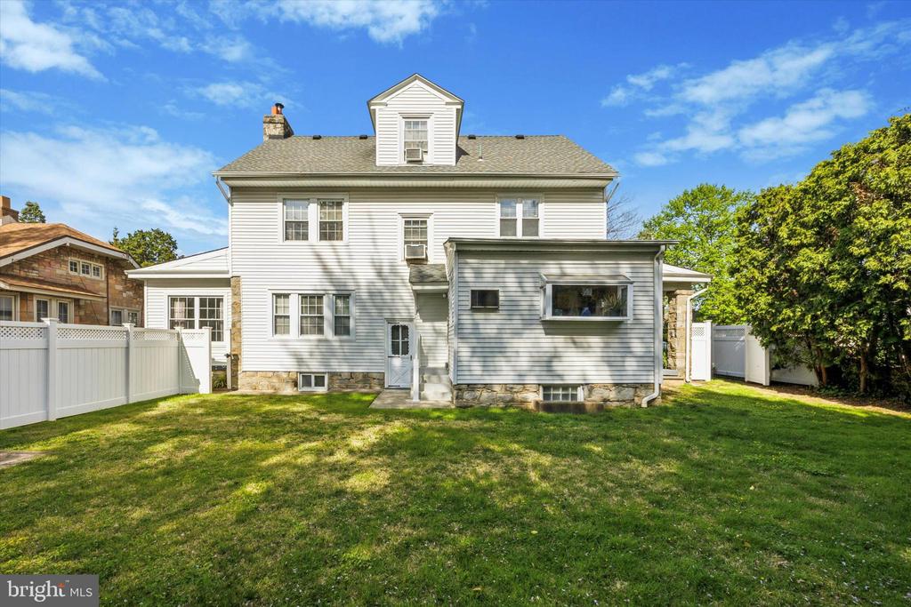 606 SHADELAND AVENUE