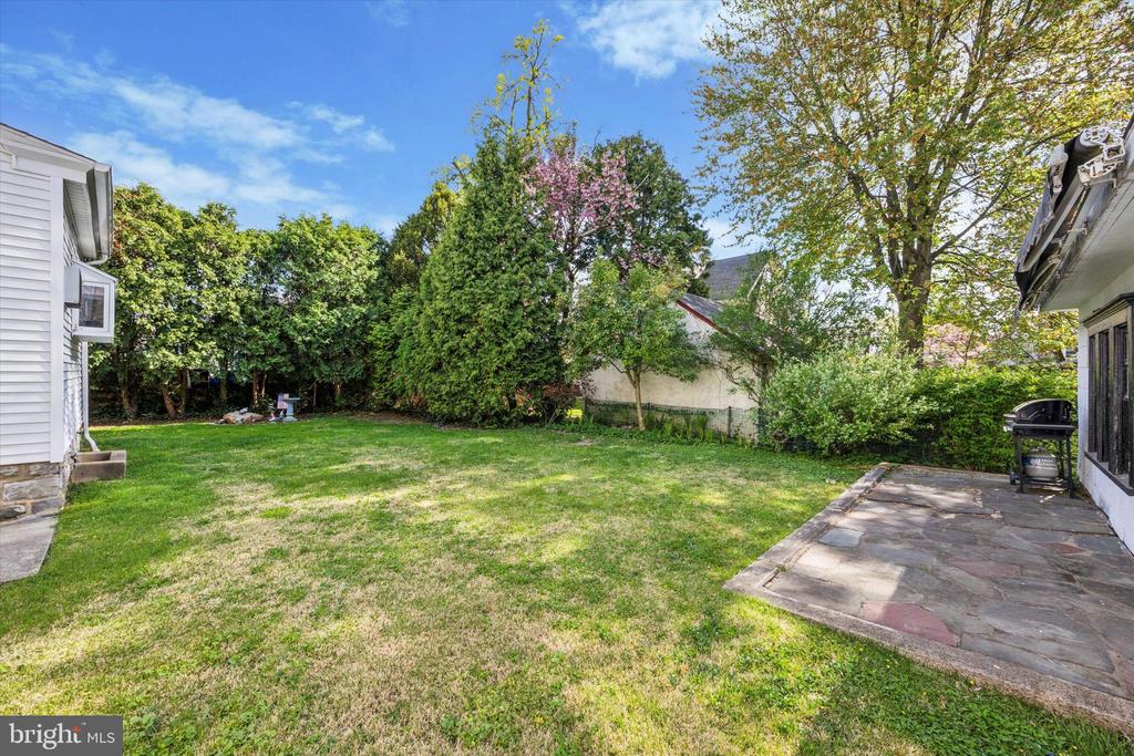 606 SHADELAND AVENUE